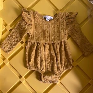 Long sleeve onsie mustard color 6/9mo